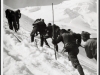 1917_Geschuetztransport_auf_den_Ortler_mit_gefangenen_Russen_WSC0034
