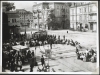 Meran_Prozession_Theaterplatz_vor_Hotel_Central_WSC0074